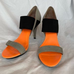 United Nude gray heel